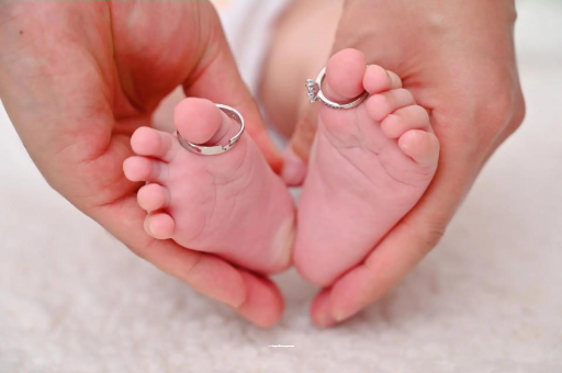 包生男孩正规公司宝宝睡觉头上都是汗